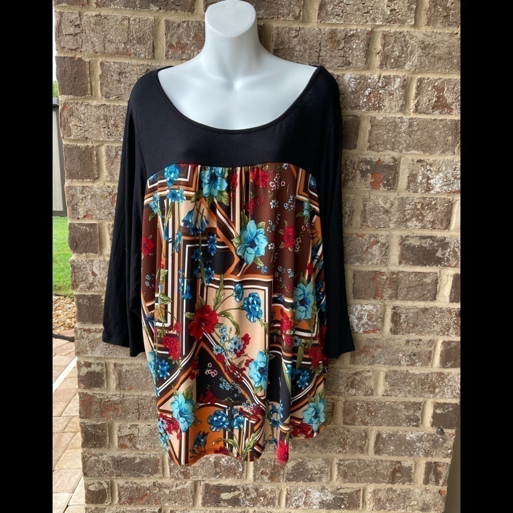 Ava James floral & black Top 3X NWT dressbarn